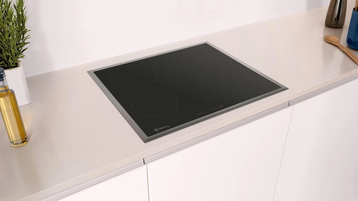 Balay 3EB720XR Glaskeramikkochfeld, 60 cm, Schieberegler mit 17 Stufen, Memory-Funktion, 4 Zonen, Touch