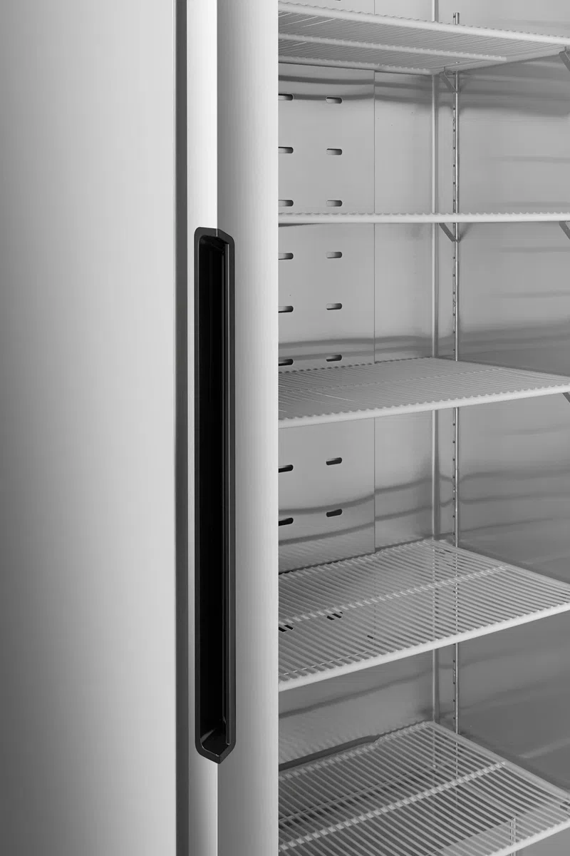 METRO Professional Glastürgefrierschrank GFR6600SG, 380 L, 5 Einlegeböden, LED-Beleuchtung, mit Schloss, 2 Rollen, Silber